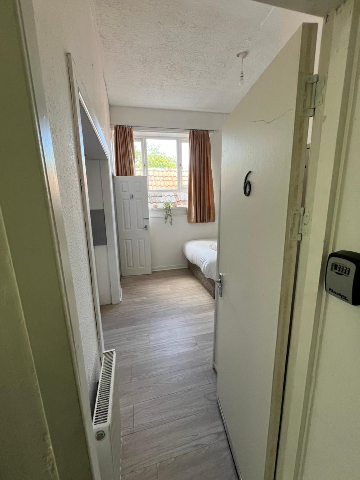 Great Western Road Studio With En Suite Glasgow Buitenkant foto