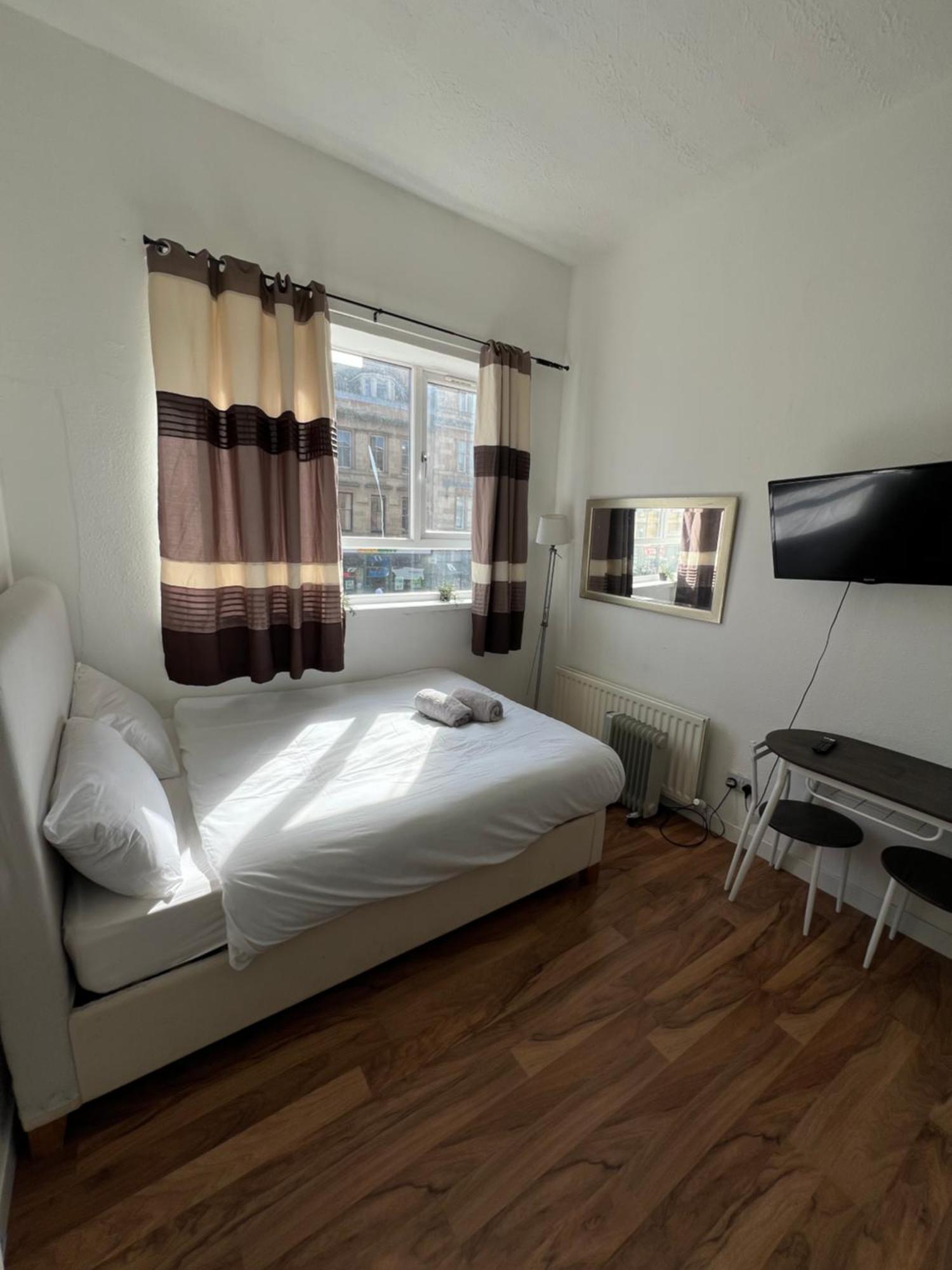 Great Western Road Studio With En Suite Glasgow Buitenkant foto