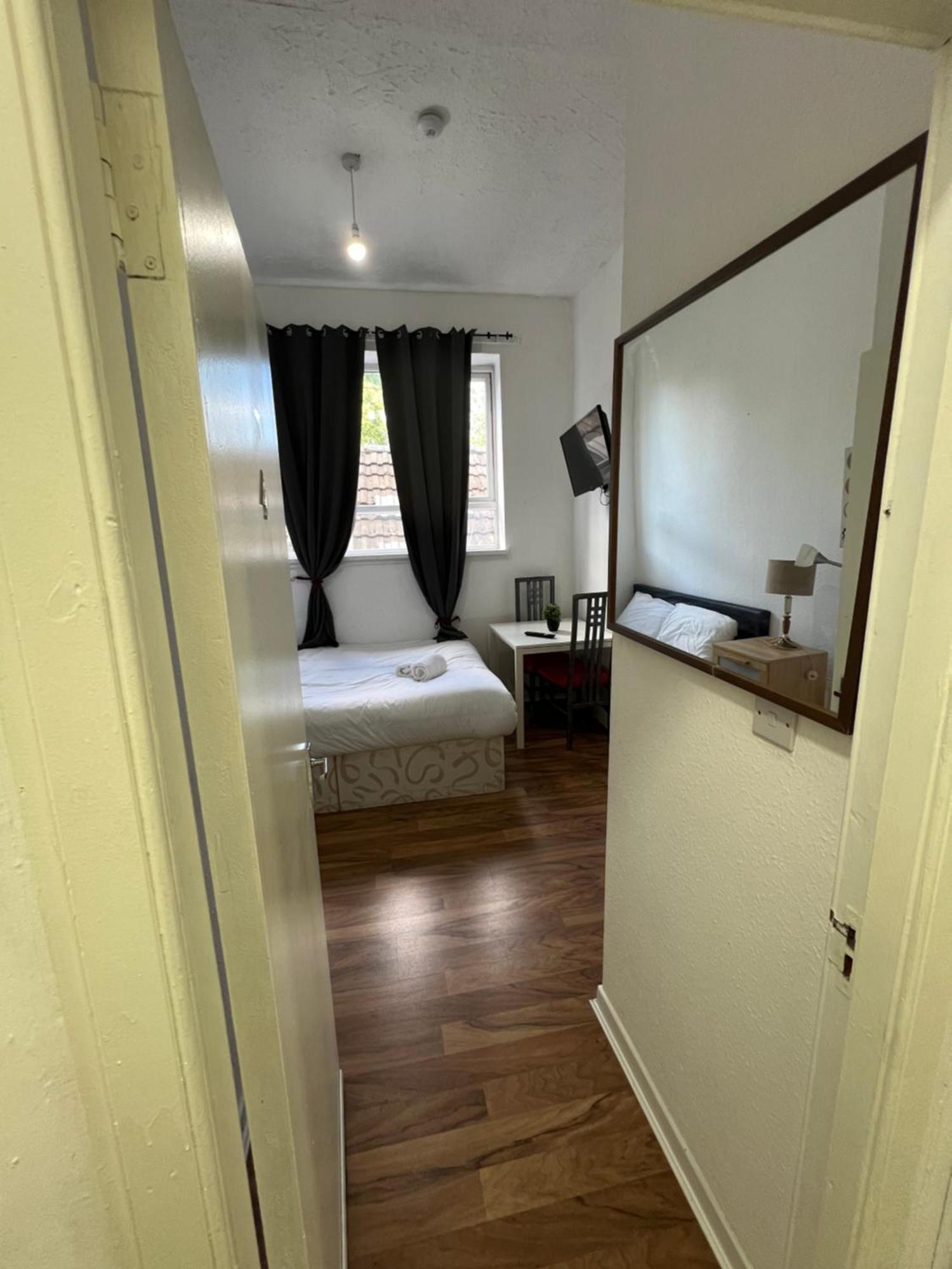 Great Western Road Studio With En Suite Glasgow Buitenkant foto