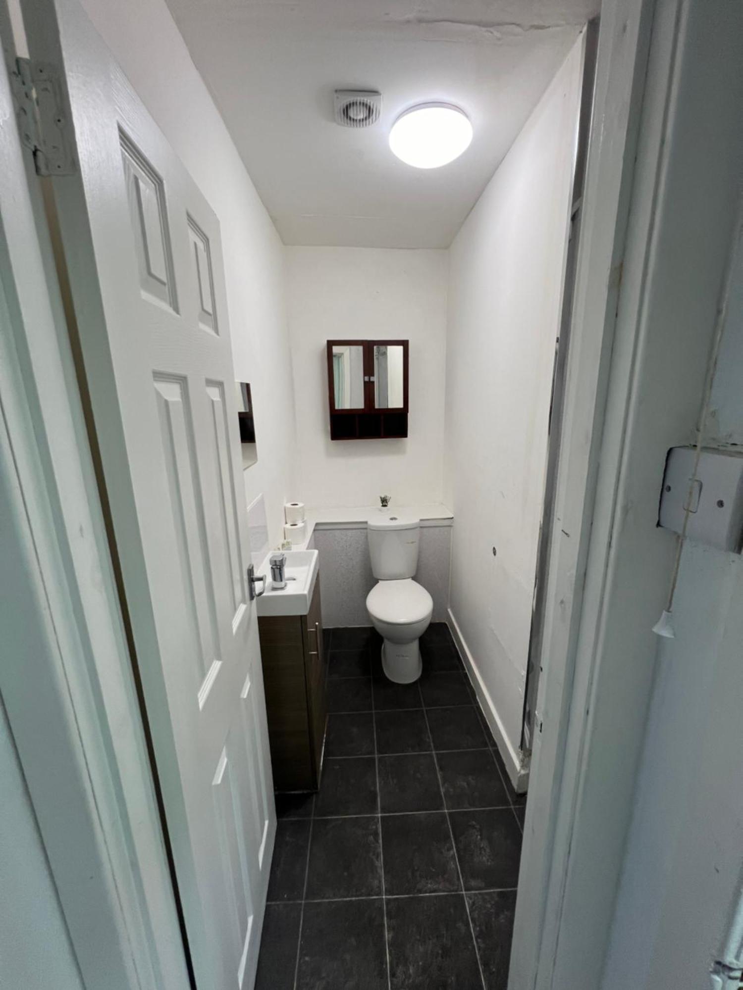 Great Western Road Studio With En Suite Glasgow Buitenkant foto